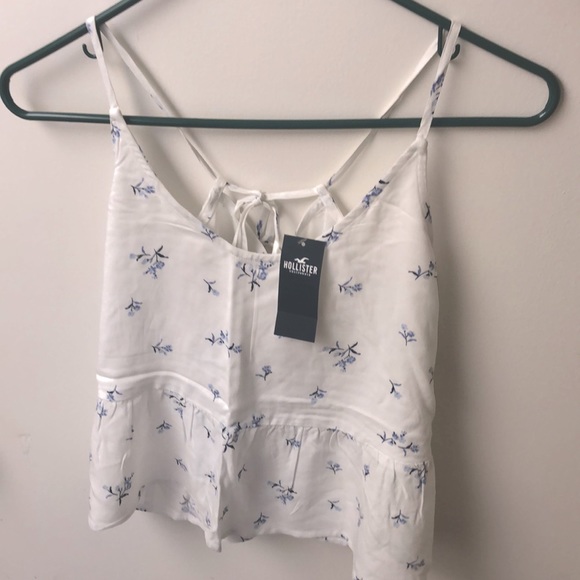 NWT HOLLISTER Tank White Floral Ruffle-Hem 💕🦕 - Picture 2 of 4